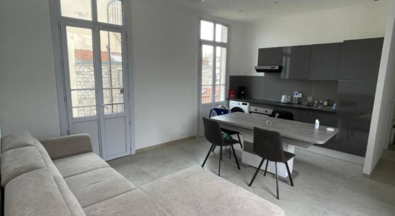 Cosy flat 250m from beach in Nice