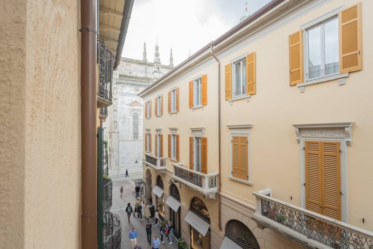 Apartment | Next to Como Cathedral | City view — photo 4