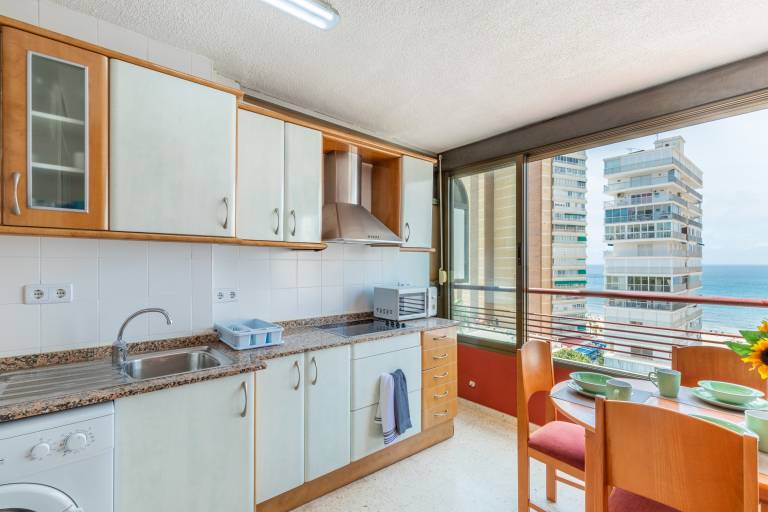 Fully equipped holiday apartment with fast internet & patio | Sea view | Next to the beach | Good for workation | Pets are welcome — photo 4
