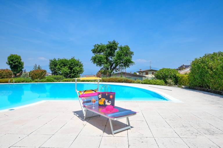 Holiday apartment with terrace, pool & jacuzzi — photo 5