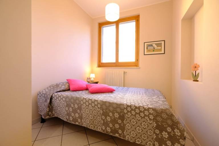 Holiday apartment with 2 rooms for 4 persons — photo 2