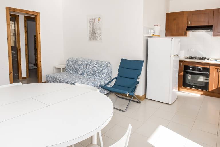Holiday apartment with terrace | City view — photo 4