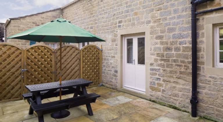 House with barbecue & yard | Pets allowed — photo 5