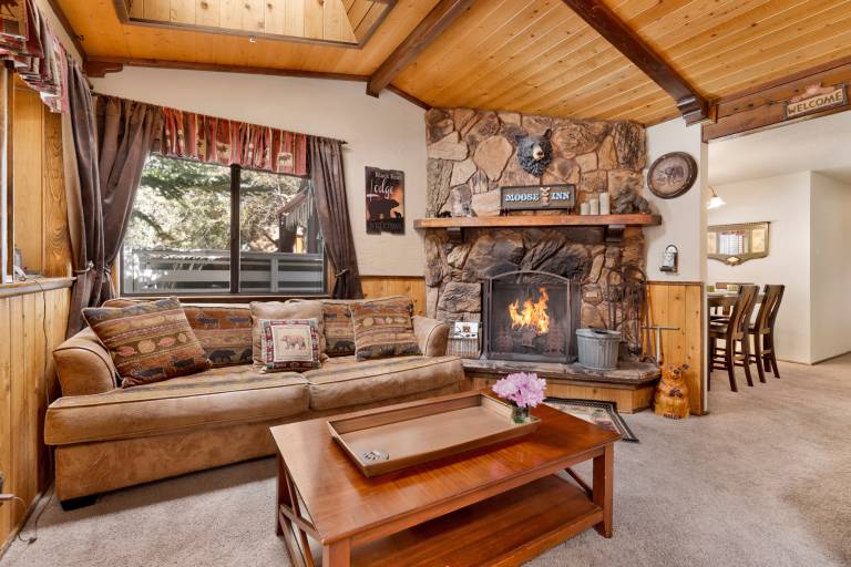 Moose Inn Bear Mountain Cottage at Big Bear in Big Bear Lake, CA