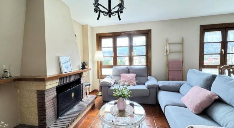 Fully equipped vacation home with barbeque, yard & terrace | Pet-friendly — photo 2