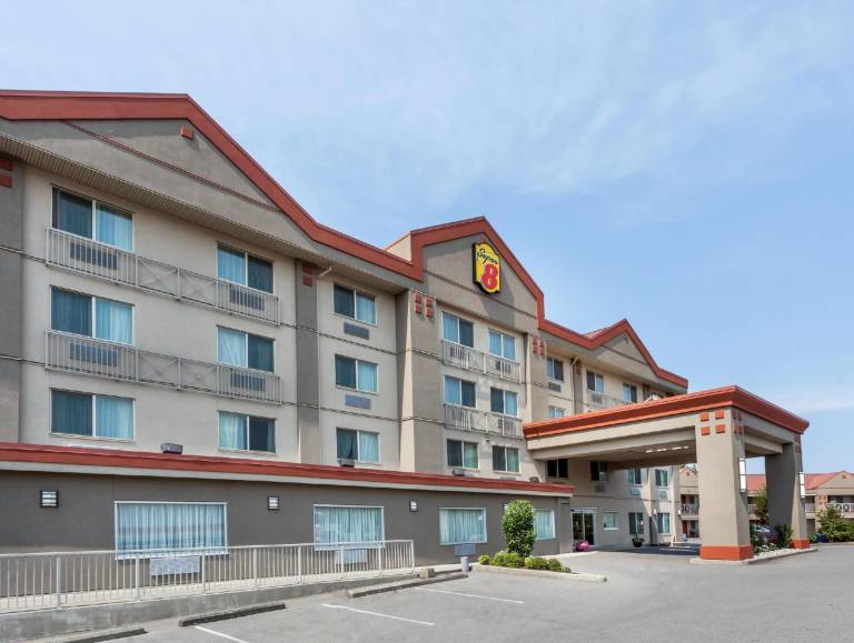 Super 8 By Wyndham Abbotsford Bc in Abbotsford, BC