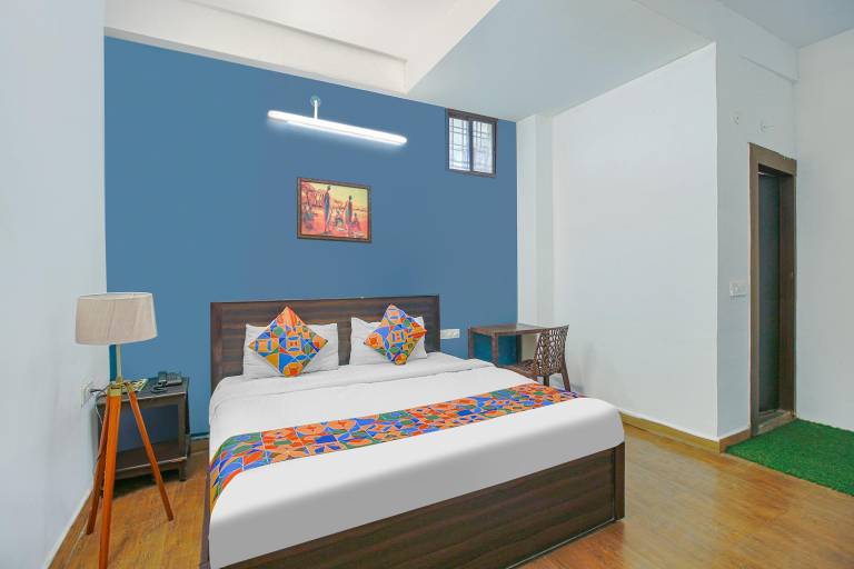 FabHotel Saket Inn