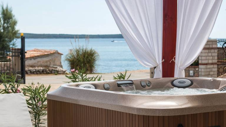 Ferienhaus in Nerezine, Kvarner-Bucht für max. 3 Personen Ferienhaus in Nerezine, Kvarner-Bucht für max. 3 Personen