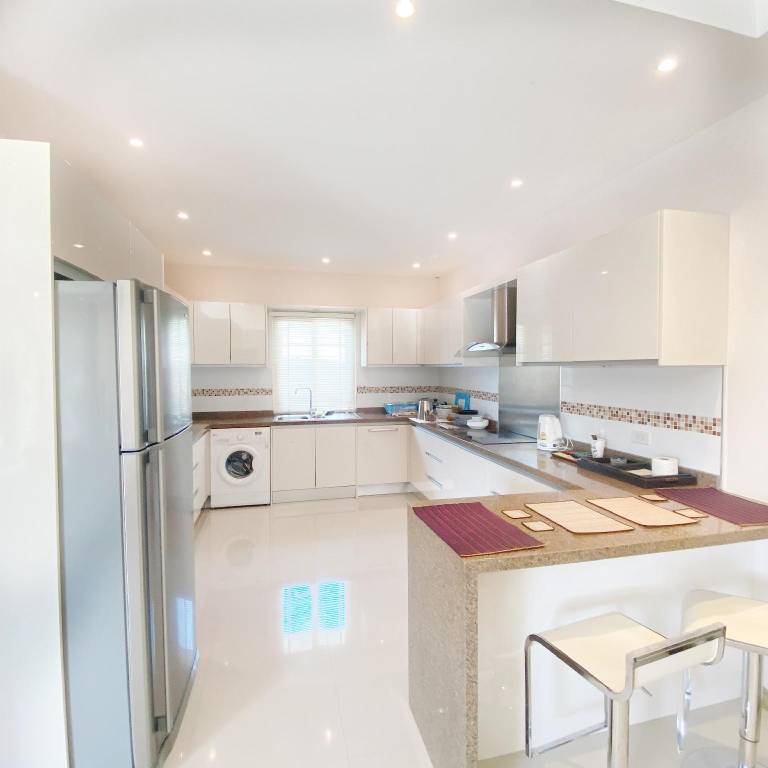 Ample villa with garden, barbeque & pool | Good for workation | Pets allowed — photo 5