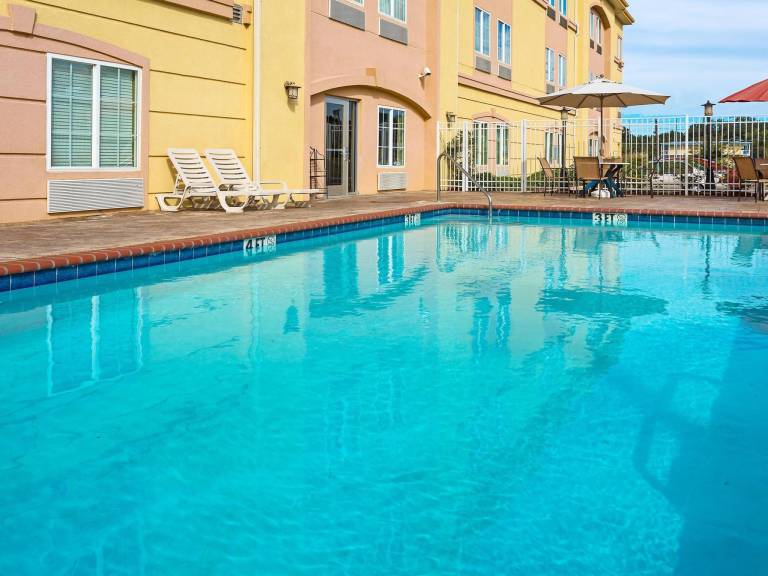 La Quinta Inn & Suites by Wyndham Vicksburg — photo 4
