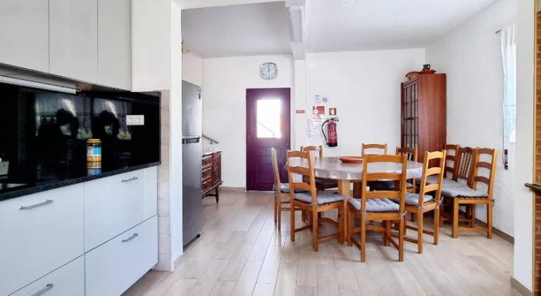 Fully equipped pleasant vacation home with barbecue, garden & private pool | Pets are welcome — photo 3