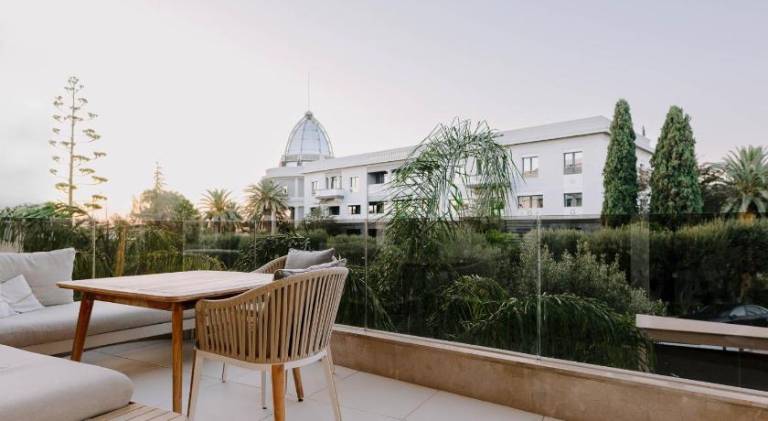 Apartment with yard, patio & pool | Perfect for remote work — photo 3
