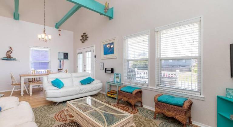 Pleasant vacation home with pool | Pet-friendly — photo 2