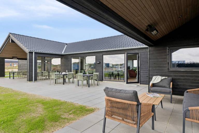 Fully equipped spacious vacation home with pool, sauna & terrace | Dogs allowed — photo 3