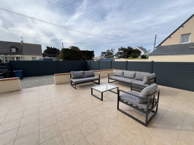 House with patio, BBQ & yard — photo 2