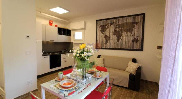 Apartment with pool — photo 3