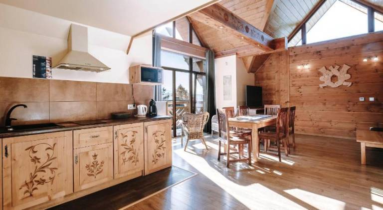 Chalet with terrace, yard & barbecue — photo 2