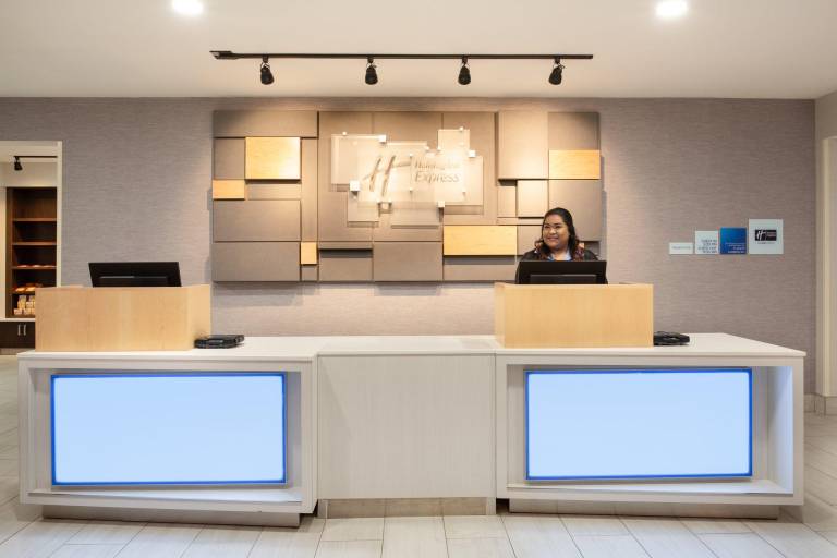 Holiday Inn Express and Suites Lincoln City By IHG — photo 3