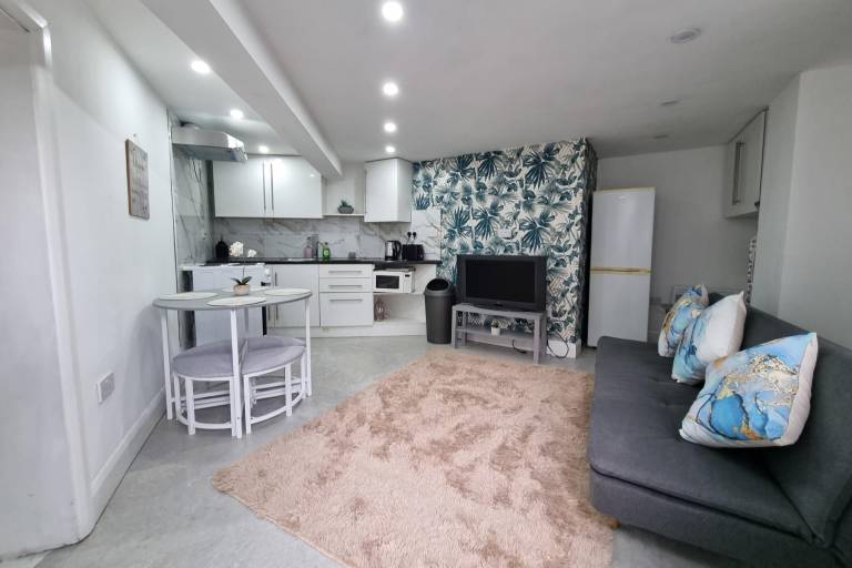 Cozy Sleep 5 Hudds Base Work Travel Free Parking