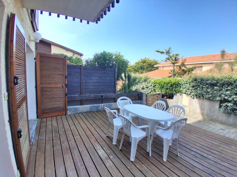 Vacation home with pool — photo 4