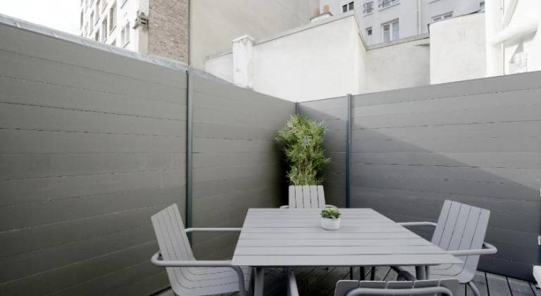 Rental apartment with patio — photo 5