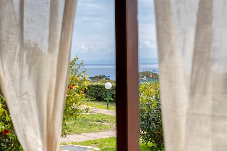 Holiday Home 'Fiamma' with Sea View, Private Terrace and Air Conditioning — photo 3