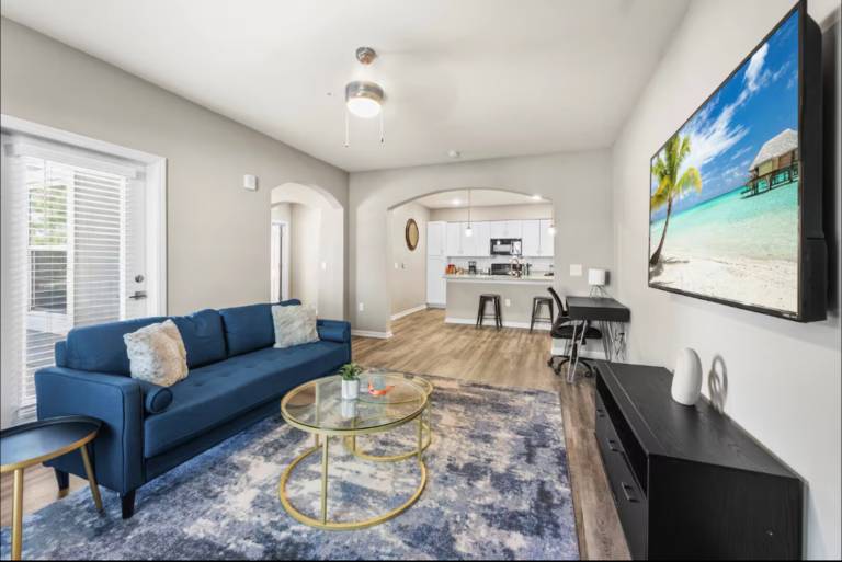 Condo with pool — photo 4