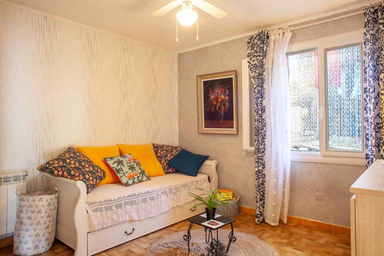 Children-friendly beautiful vacation home with yard, terrace & fast internet | Mountain view | Suitable for remote work | Pets allowed — photo 3