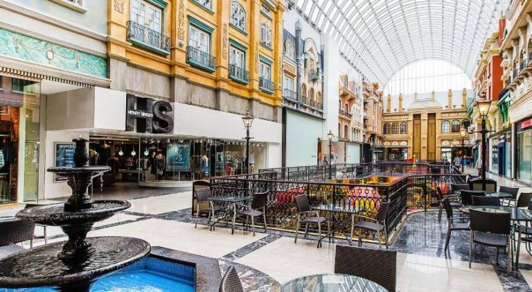West Edmonton Mall Inn — photo 3
