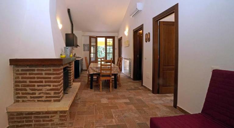 Pleasant farm with private pool, terrace & barbeque | Dogs allowed — photo 4
