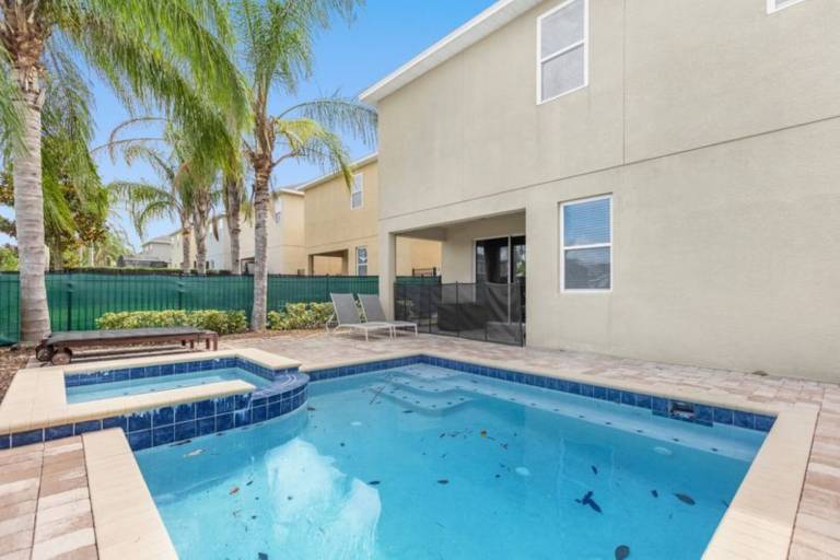 House with barbecue, hot tub & yard in Osceola, FL