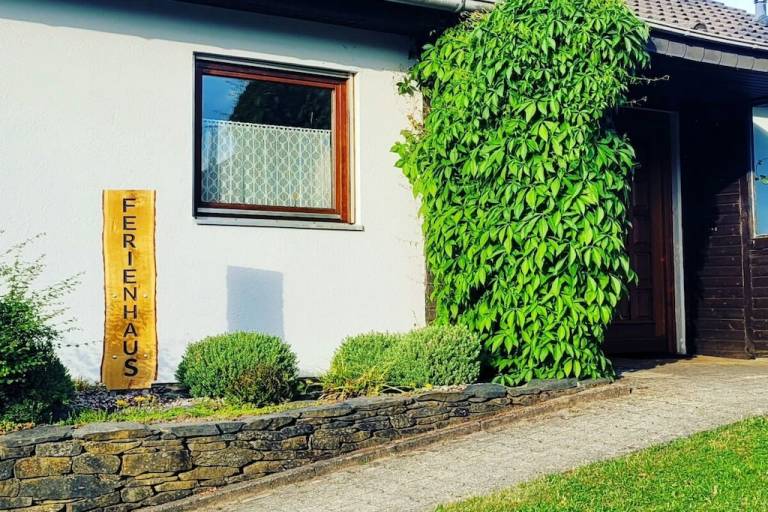 House with garden, terrace & grill in Monschau