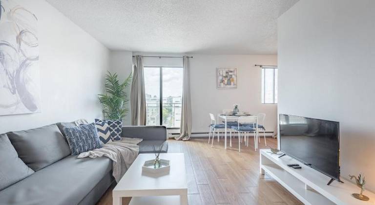 1BR Downtown MTL - Walk to Old Port in Montréal, QC