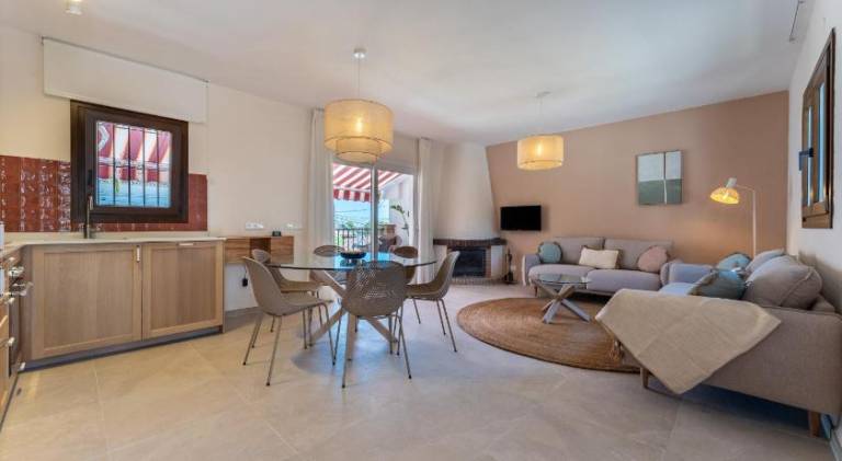 Fully equipped nice vacation home with pool, patio & yard | Pet-friendly — photo 2