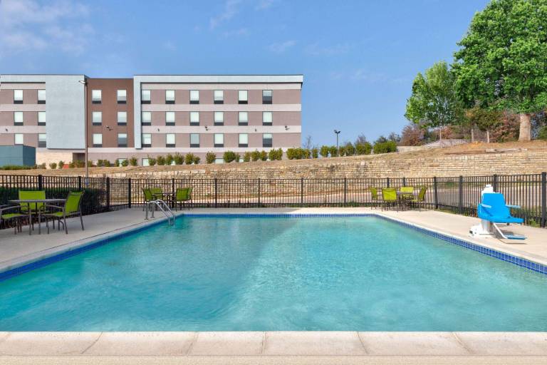 Hawthorn Extended Stay by Wyndham Bedford / Dallas — photo 3