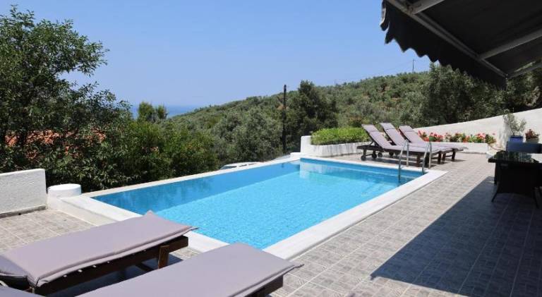Wonderful apartment with pool | Close to the beach | Pets are welcome in Skiathos