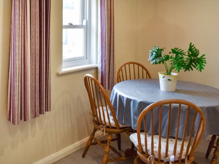 Cottage with 2 rooms for 4 persons — photo 4