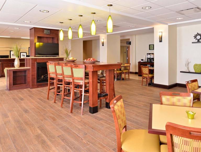 Hampton Inn Grand Island — photo 4