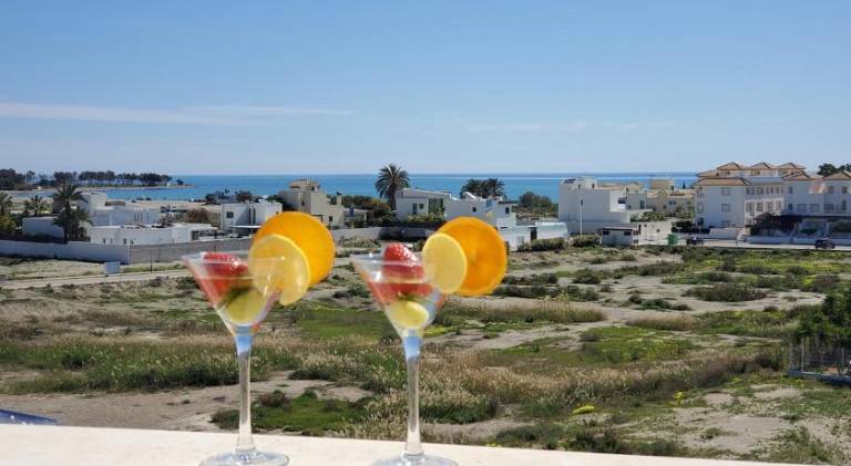 Rental apartment with pool in Playas