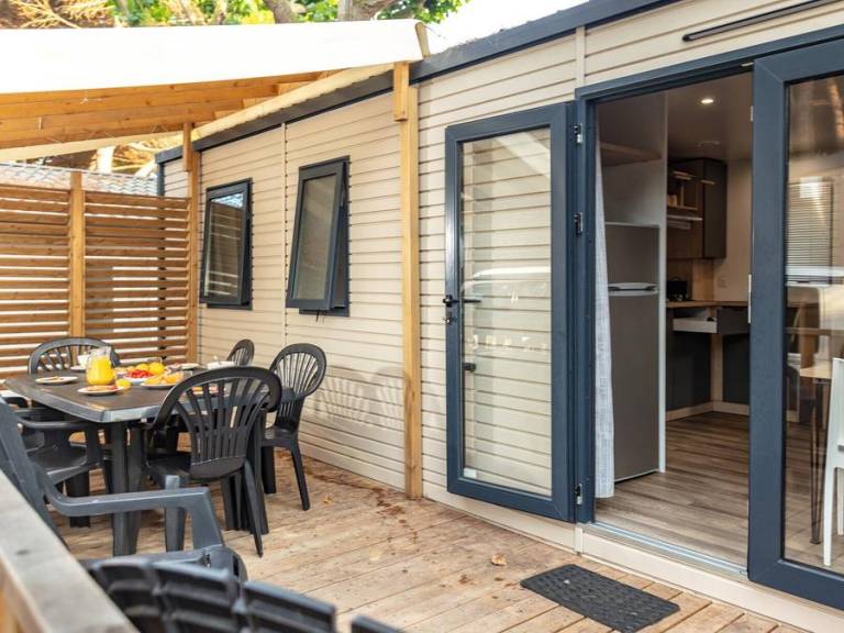 Mobile home with terrace & heated pool — photo 4