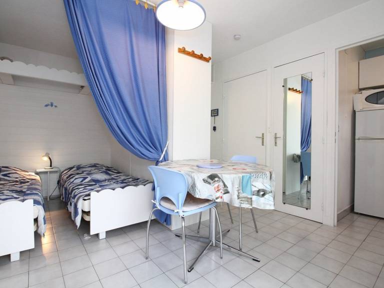 Cozy T1 Apartment with Garage - Quiet Area, South-Facing Loggia, Fully Equipped - Balaruc-les-Bains — photo 2