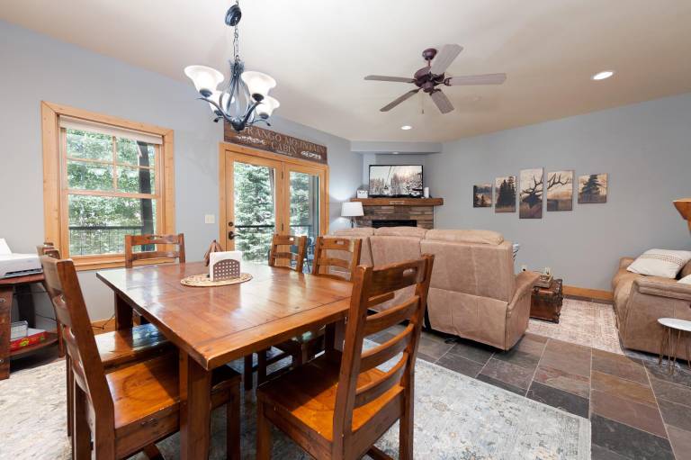 Vacation home with hot tub, grill & heated pool | Mountain view — photo 3