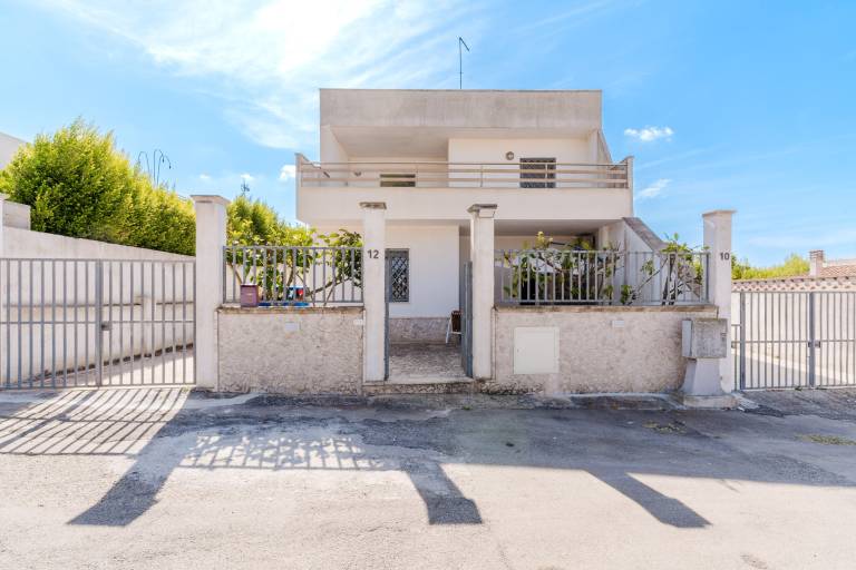Villa 'Greta' with Private Terrace, Wi-Fi and Air Conditioning — photo 3
