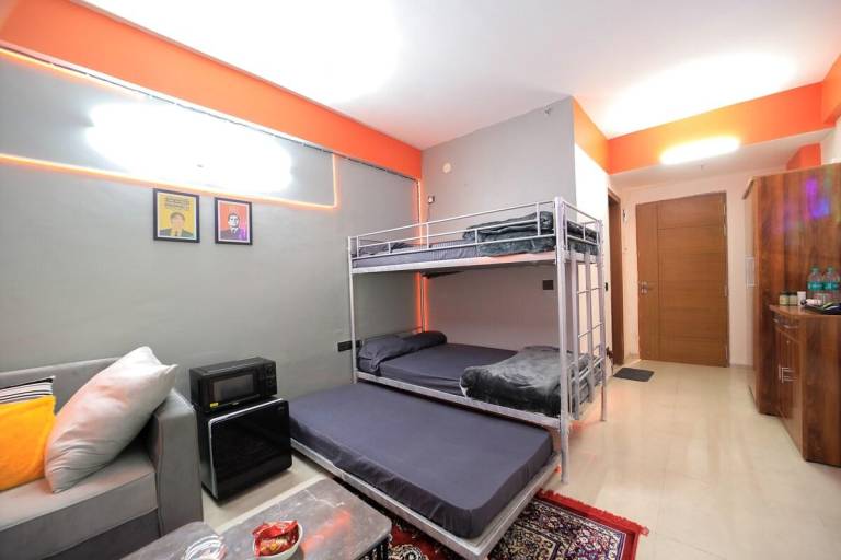 Rental apartment for 3 persons in Lucknow