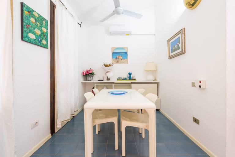 Fully equipped rental apartment with patio | Garden view | Beach nearby | Perfect for remote work | Pets allowed — photo 5