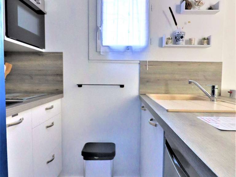 Holiday apartment with garden & barbecue — photo 4