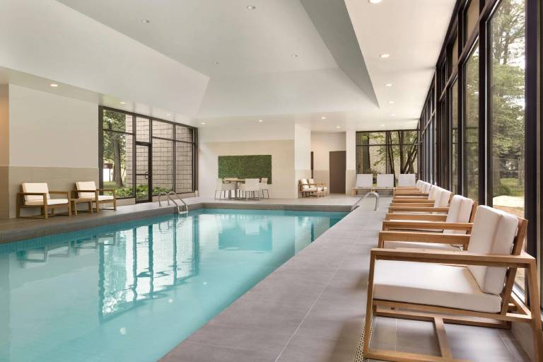 DoubleTree by Hilton Toronto Airport West — photo 2