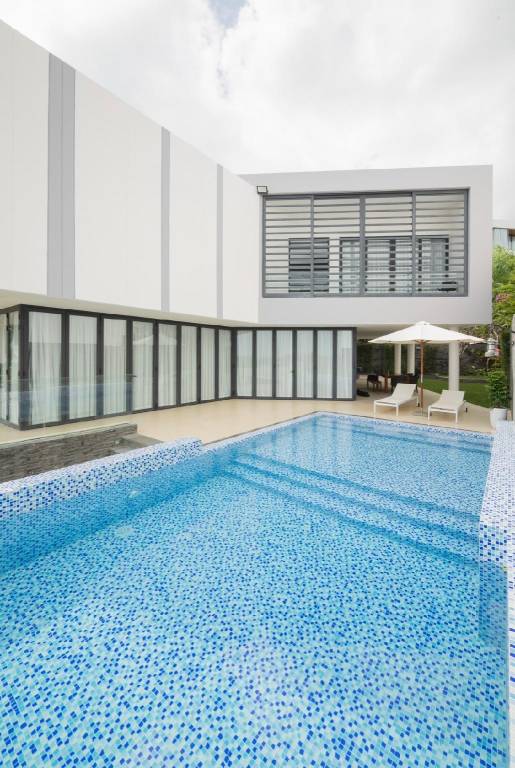 Pleasant rental apartment with private pool, garden & hot tub | Water view | Perfect for remote work | Pets are welcome in Nha Trang