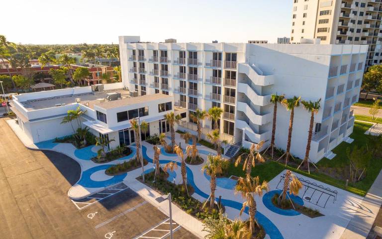 Plunge Beach Resort in Lauderdale-by-the-Sea, FL