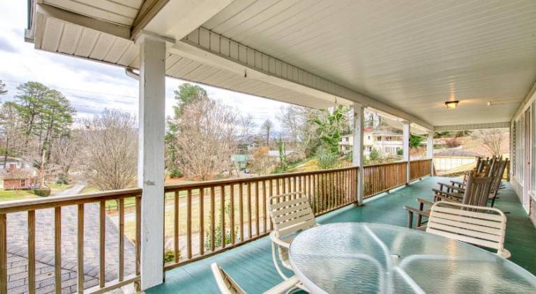 Beautiful vacation home with pool | Pets allowed — photo 4